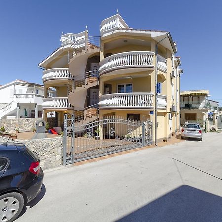 Apartmani Ana Juricev Vodice فوديس المظهر الخارجي الصورة