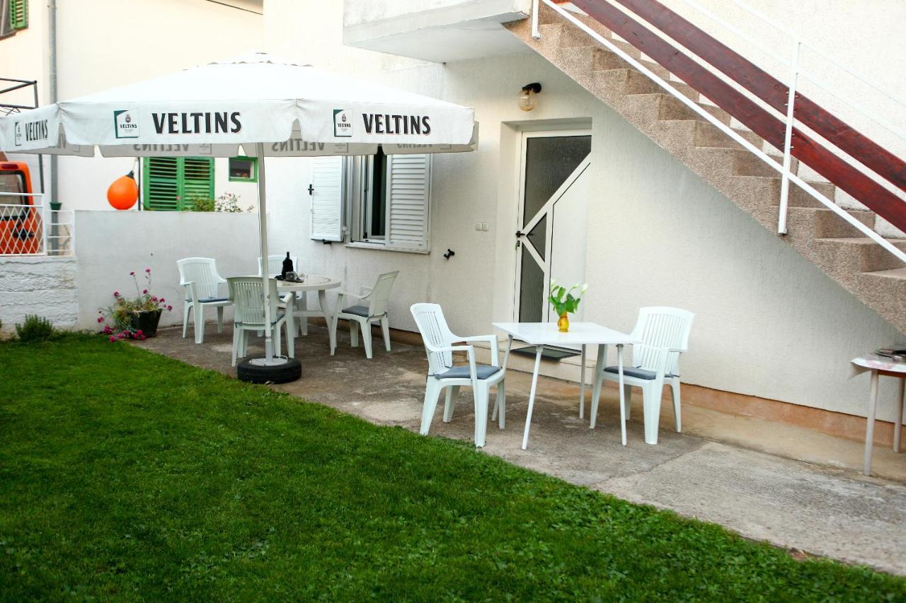 Apartmani Ana Juricev Vodice فوديس المظهر الخارجي الصورة